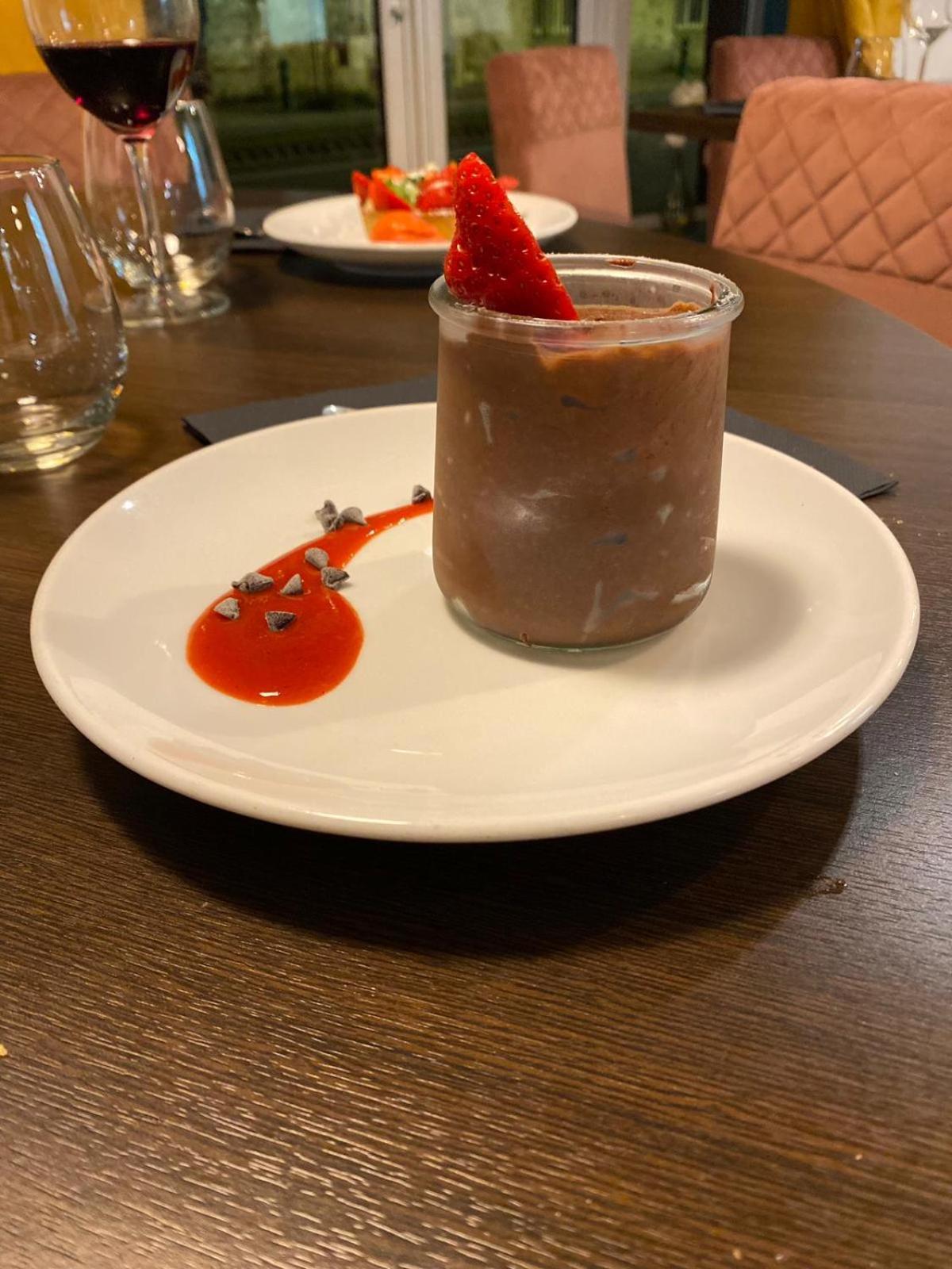 Logis Hotels Et Restaurant La Pause Rn7 La Coucourde Esterno foto
