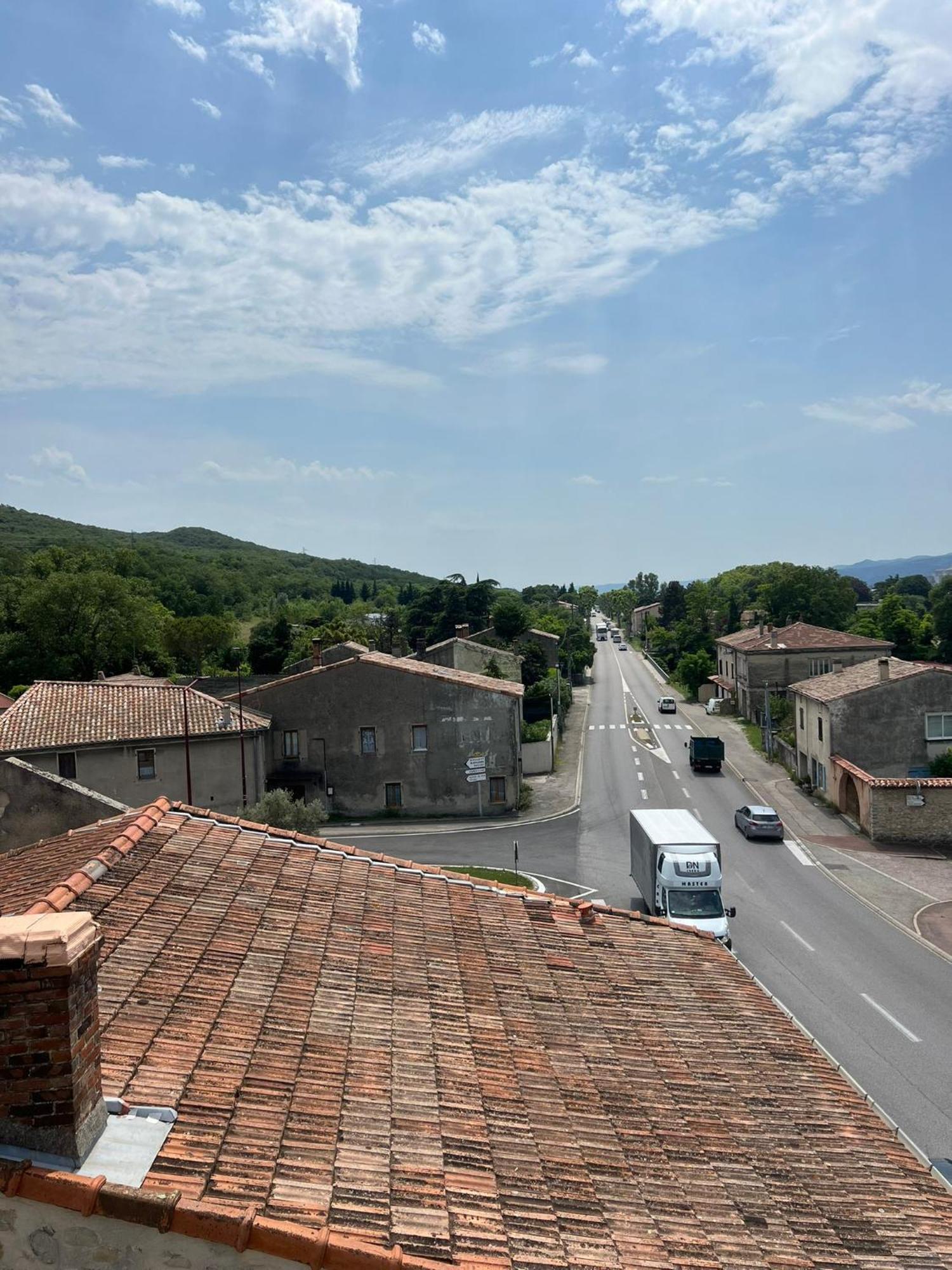 Logis Hotels Et Restaurant La Pause Rn7 La Coucourde Esterno foto